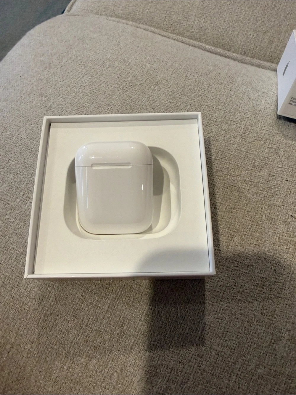 Non Pairing Authentic Apple AirPods Wireless Earbuds in White with Charging Case
